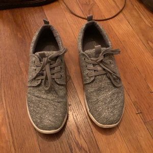 TOMS gray lace up sneaker women's 7